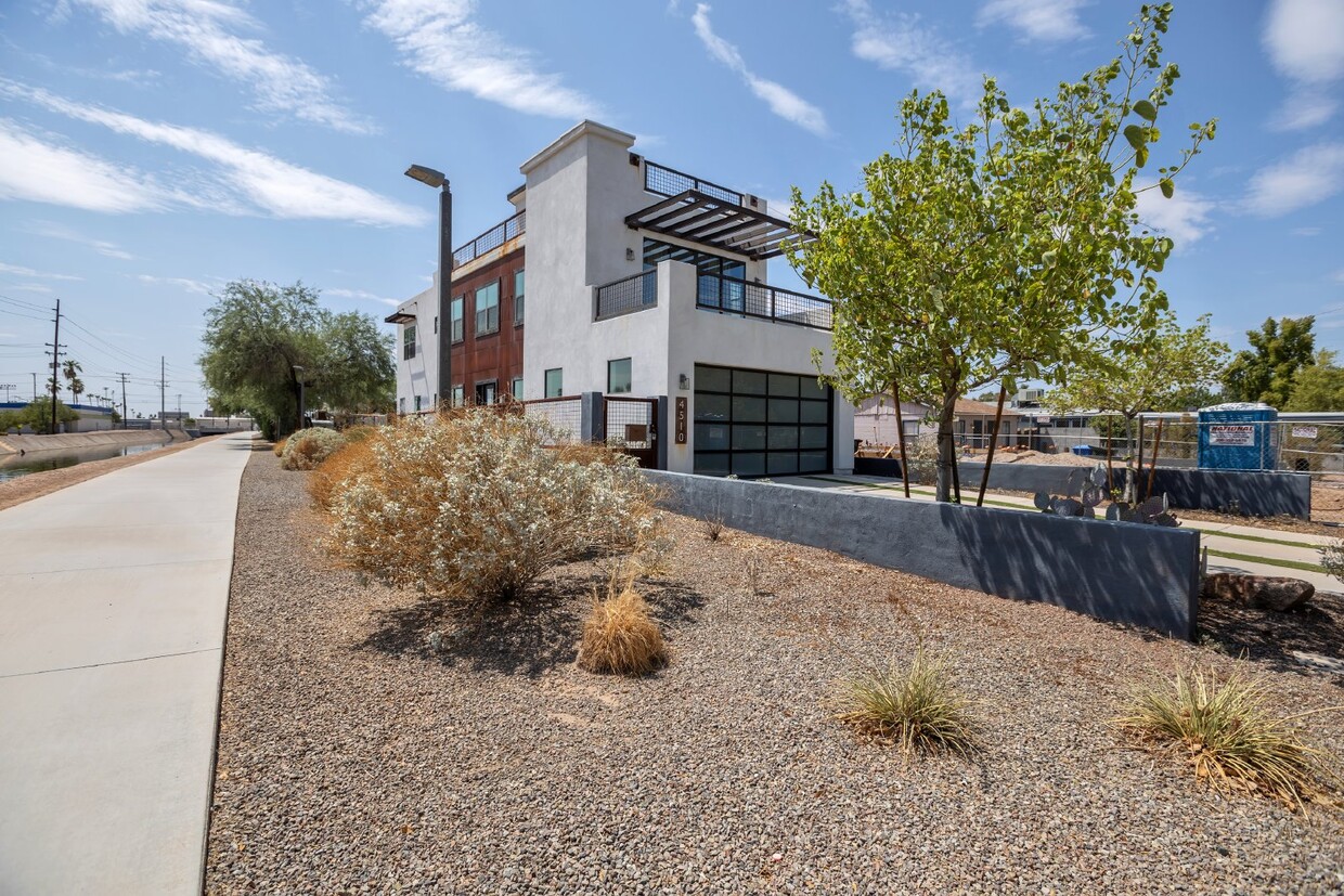 Primary Photo - Central Phoenix newer home rental now avai...