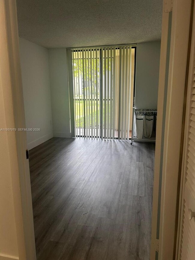 Foto del edificio - 8045 SW 107th Ave