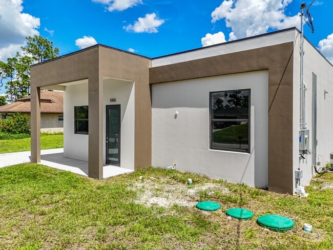 Building Photo - 1056 Fayette Ave