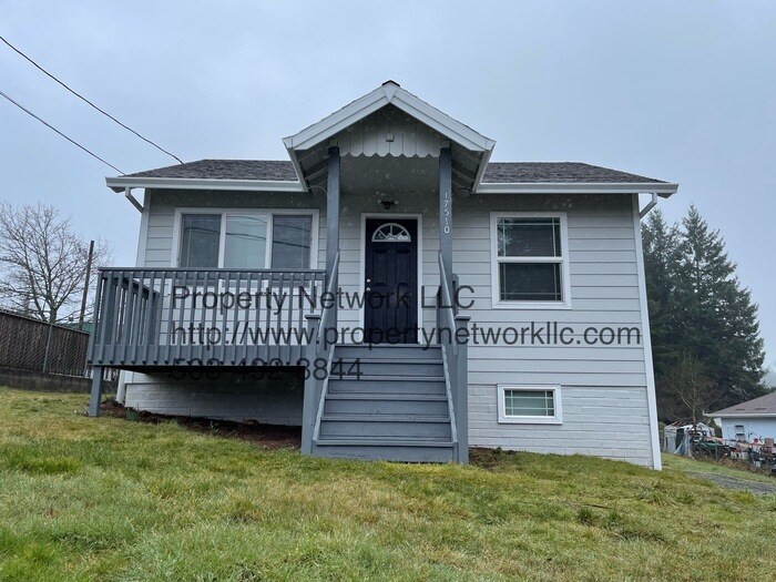 Primary Photo - 2 Bedroom Home in Sandy Oregon
