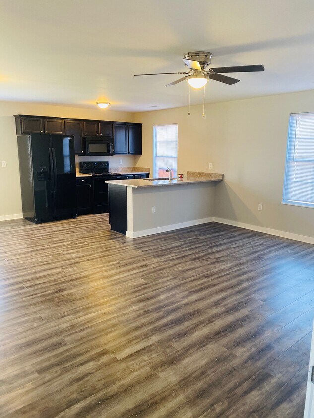 121 Landmark Dr Unit 221, Salem, IN 47167 121 Landmark Dr Salem, IN