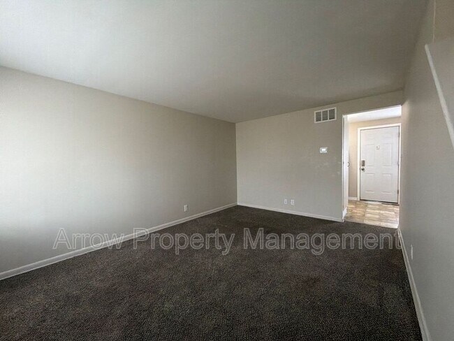 Foto del edificio - 5443 Benton St