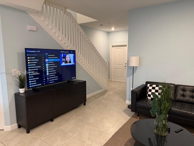 Foto del edificio - 887 NE 211th St