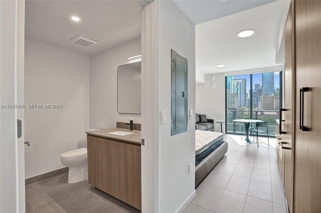 Foto del edificio - 121 NE 5th St