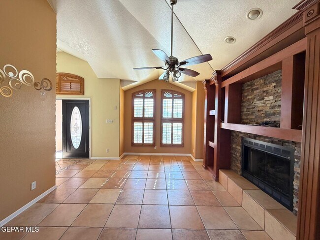 Building Photo - 12190 Via Inca Dr