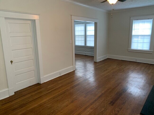 Building Photo - 119 Hinsdale Ave