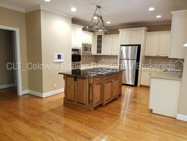 Building Photo - 223 Pebble Stone Ln, Matthews, NC, 28104