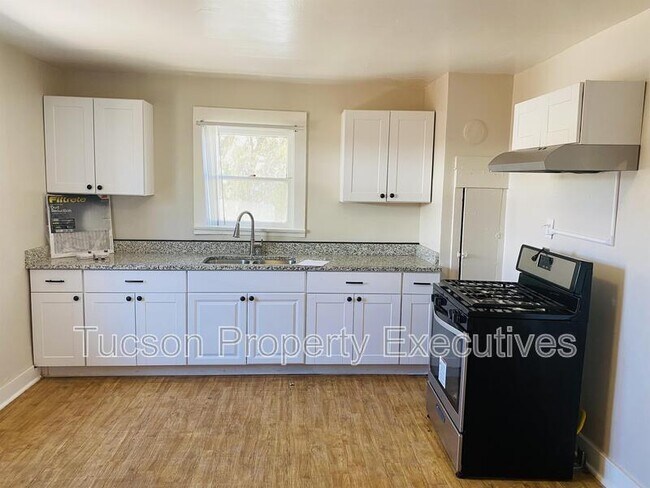 Foto del edificio - 2632 N Stone Ave