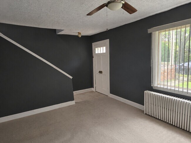 Foto del edificio - 4212 Clay St NE
