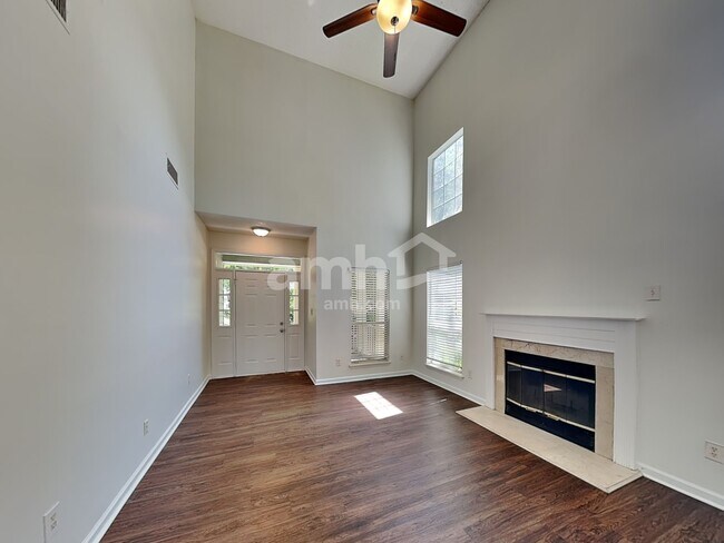 Building Photo - 10527 Brawley Ln