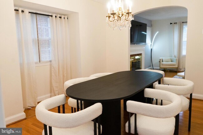 Foto del edificio - 7329 12th St NW
