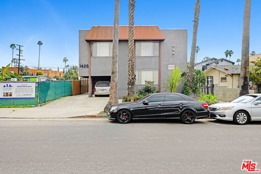 Primary Photo - 1426 Cochran Ave