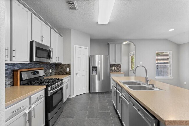 Foto del edificio - 16534 Whitaker Creek Dr