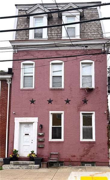 Building Photo - 139 17