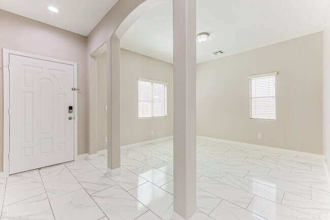 Foto del edificio - 4672 E Laurel Ave