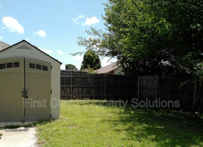 Building Photo - 2208 SW 138th St