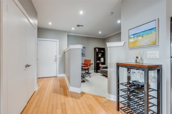 Foto del edificio - 4333 Gilbert Ave