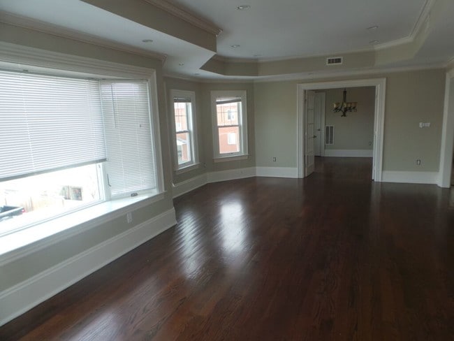 Building Photo - 89 Kenmere Rd