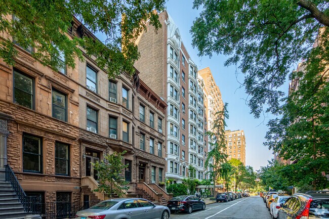 Foto del edificio - 215 W 78th St