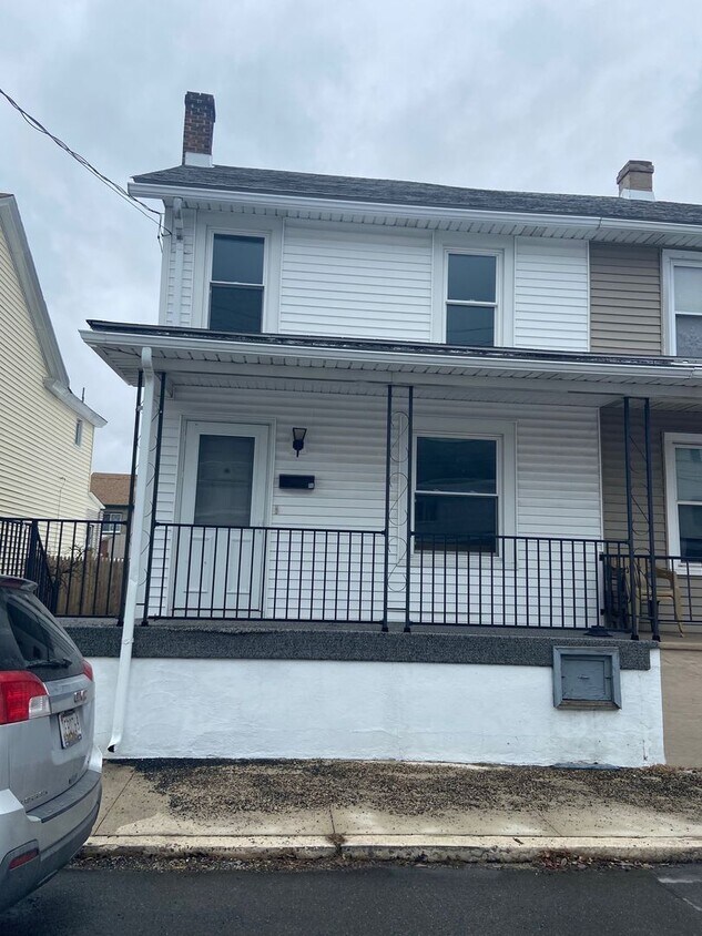 Primary Photo - 3 Bedroom 1 Bath