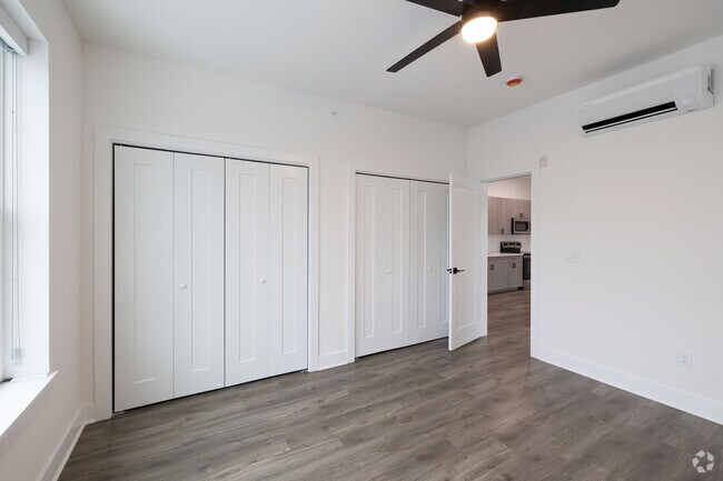 1 habitación, 1 baño - 775 pies cuadrados - Dormitorio - 33 Center Street Apartments