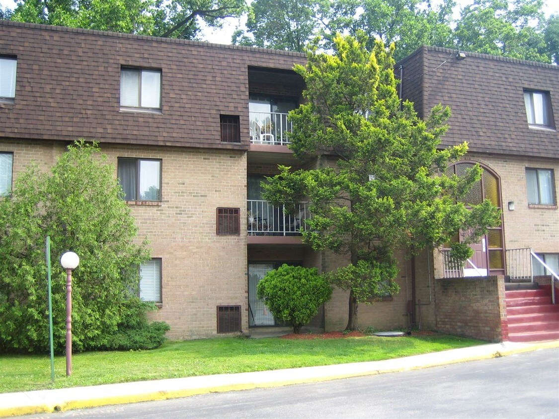Foto principal - 400 S Lansdowne Ave