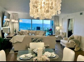 Building Photo - 561 Casa Bella Dr