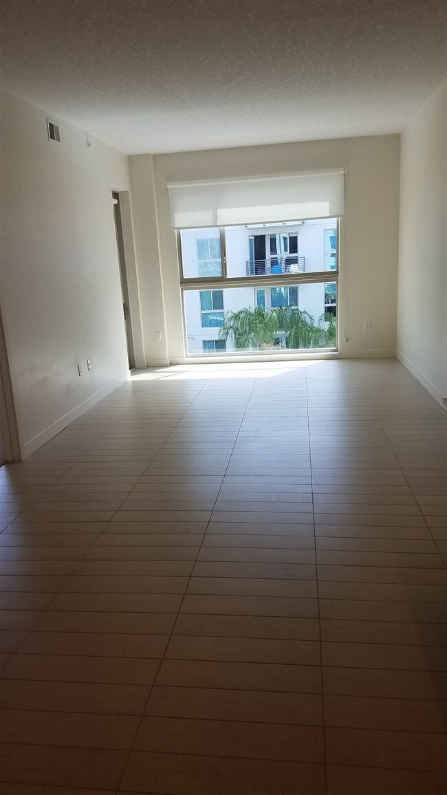 Foto del edificio - 879 N Orange Ave