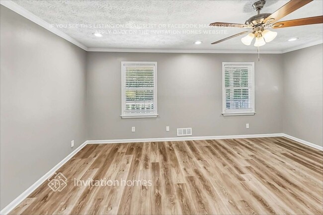 Building Photo - 902 Laurel Ct