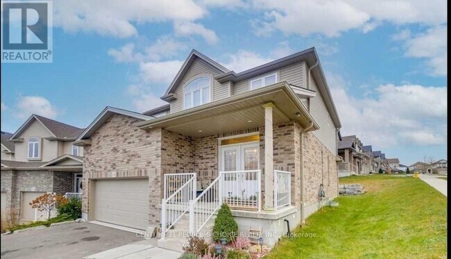 Photo du bâtiment - 456 Twin Leaf St