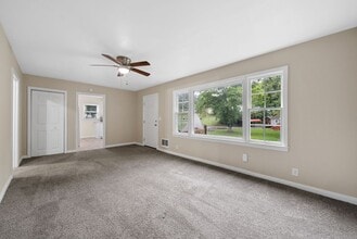 Building Photo - 443 Gary Hills Dr