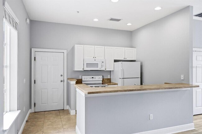 Foto del edificio - 1420 Lake Baldwin Ln