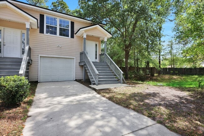 Foto del edificio - NEWLY RENOVATED 3 BEDROOM 2.5 BATHS TOWNHO...