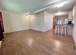 Building Photo - 202 14th Ave SW