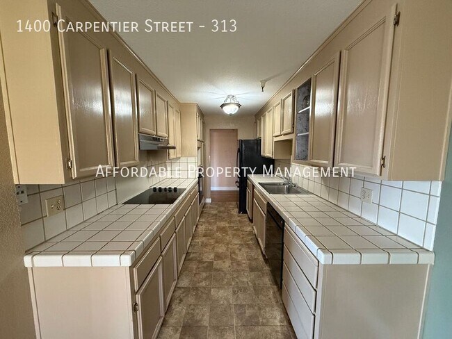 Building Photo - 1400 Carpentier St