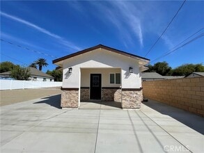 Building Photo - 215 W Nevada St