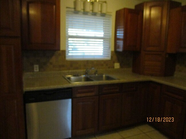 Building Photo - 433 W Ferndale Ln