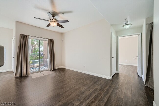 Foto del edificio - 9050 W Warm Springs Rd