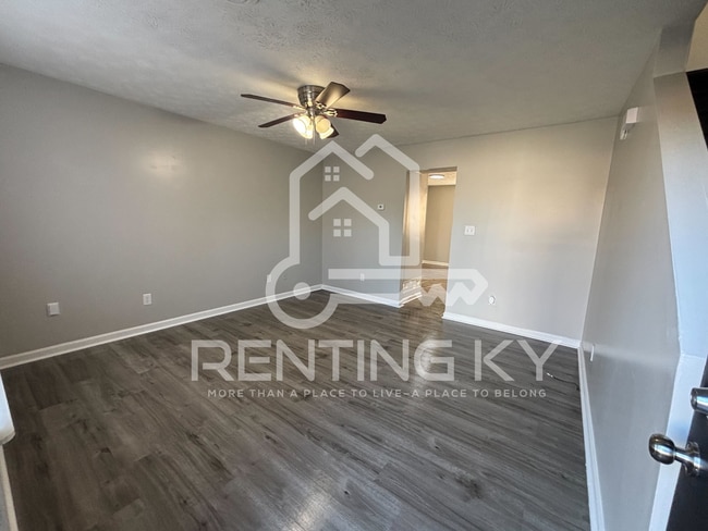 Building Photo - Updated 2-Bed, 1.5-Bath Townhome!