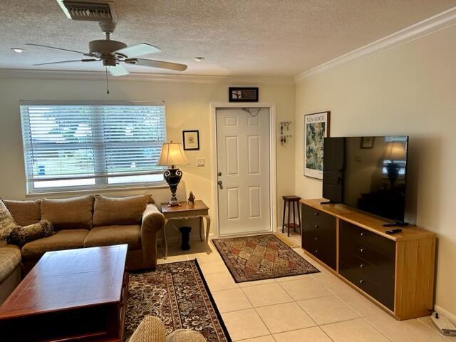 Foto del edificio - 4292 Birdwood St