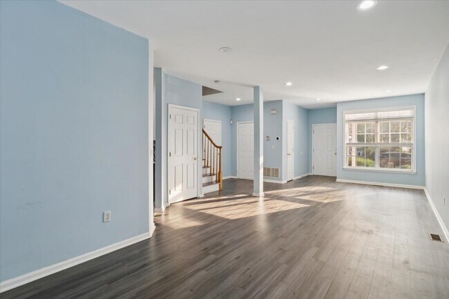 Foto del edificio - 42 Frost Ln