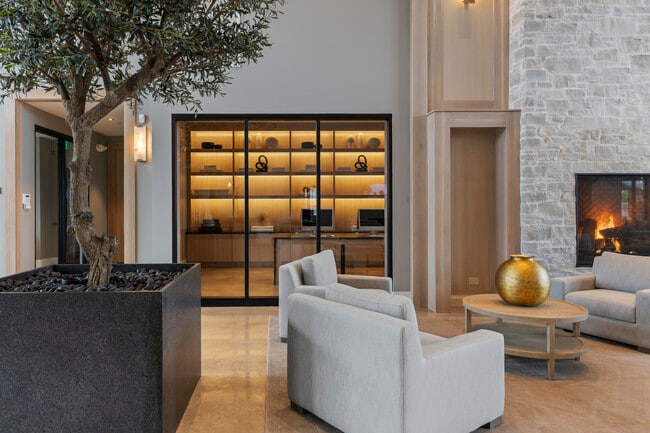 Business Center & Lobby - The Belvedere Apartments