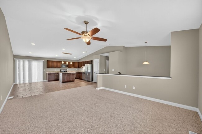 Building Photo - 303 Shadow Trace Dr