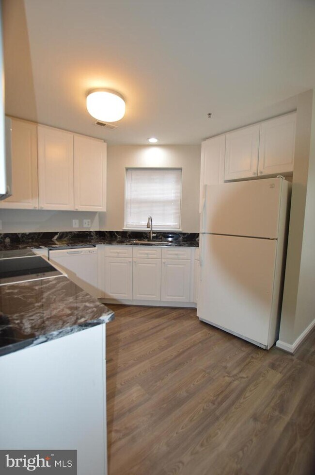 Foto del edificio - 2501 Driftwood Ct