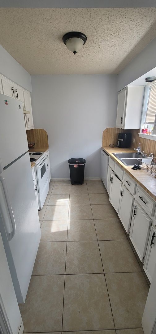 Foto del edificio - 12837 Country Ridge Ave