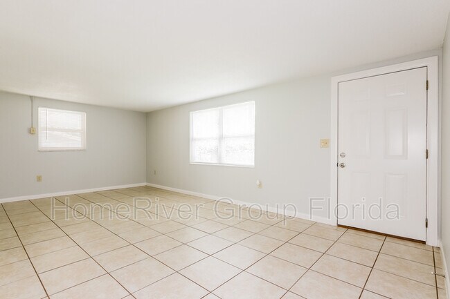 Foto del edificio - 3116 Justine Ave