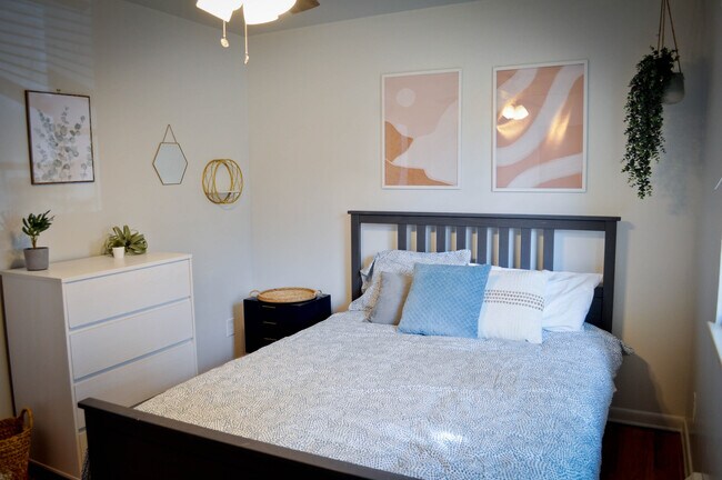 Main Unit - Bedroom #1 - 4302 Umatilla St