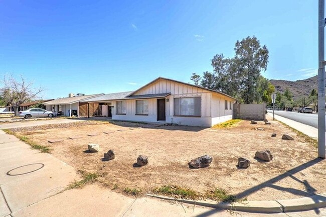 READY TO VIEW NOW! 3 Bedroom/ 2 Bath with ... - READY TO VIEW NOW! 3 Bedroom/ 2 Bath with ... House