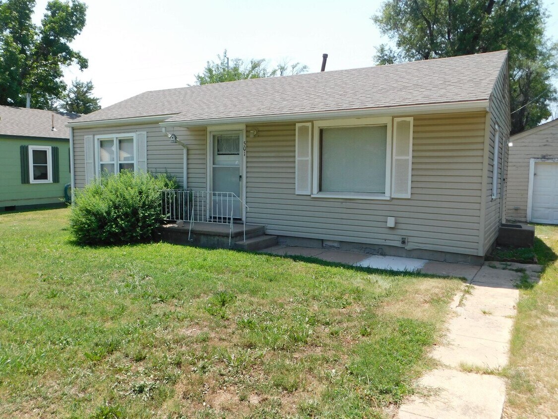 Foto principal - Nice 2-bedroom, 1-bathroom home located in...