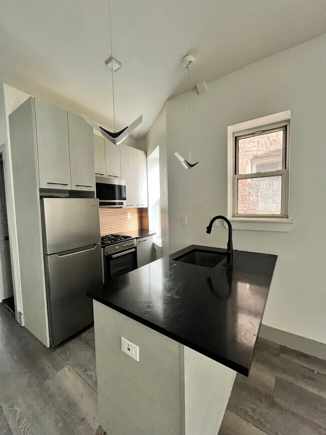 181 Baldwin Ave 2R - 175 Baldwin Ave